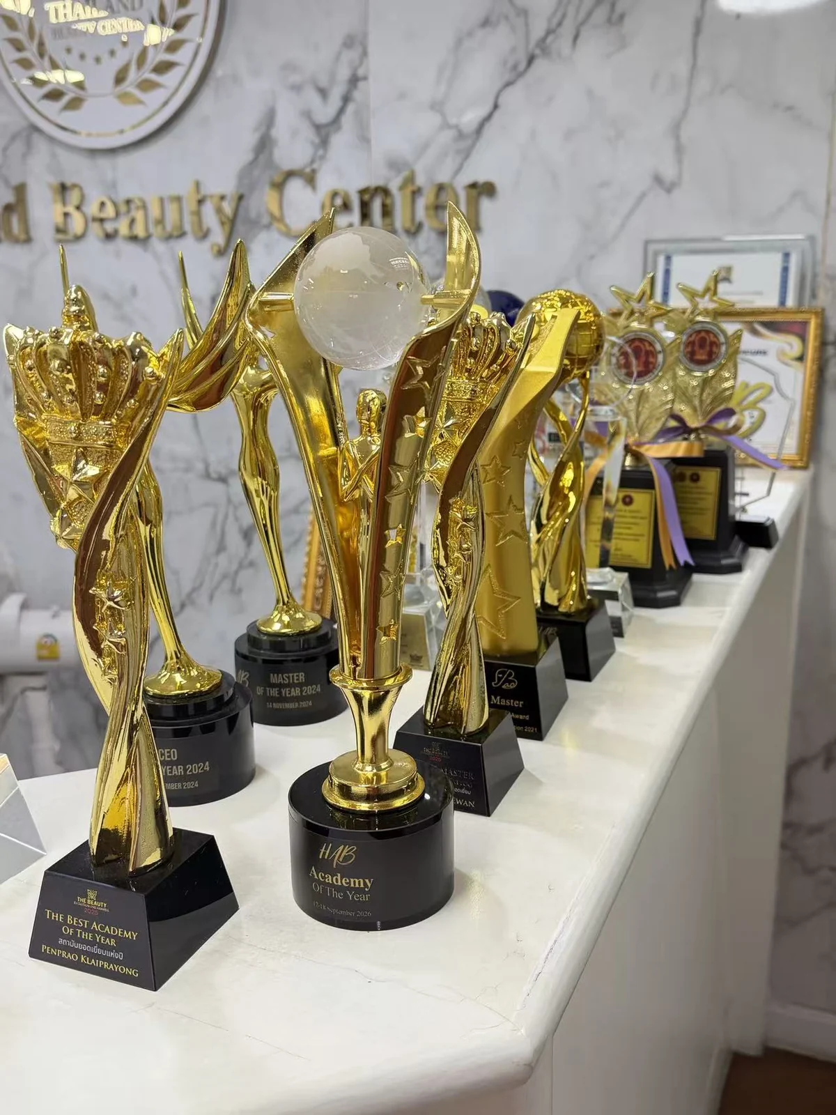 รางวัล Academy of the Year และ Master of the Year
