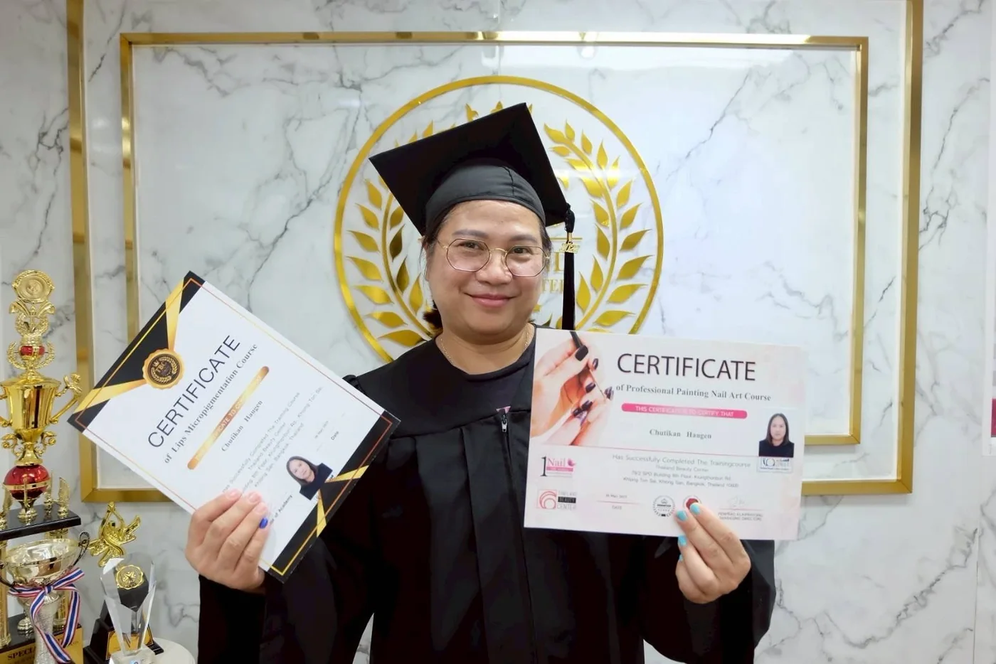 พิธีมอบประกาศนียบัตรของสถาบัน